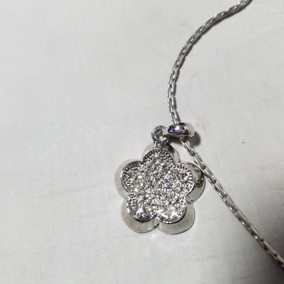 18k White Gold Chain W/ Flower Rhinestone Pendant - Picture 5 of 8